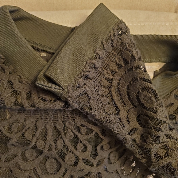 Banana Republic Olive Green Lace top - Picture 4 of 5